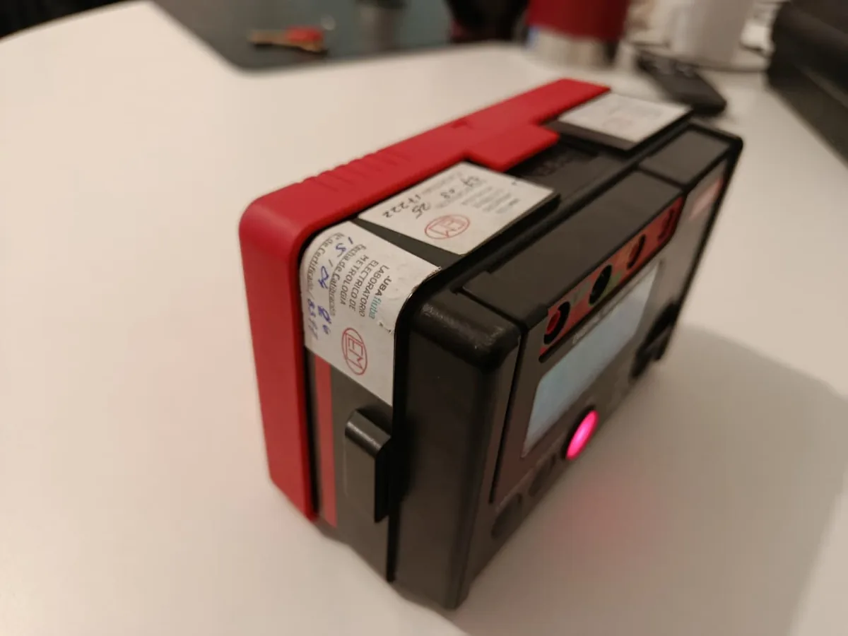 Telurímetro Digital Earth Tester UT522 certificado INTI en su estuche